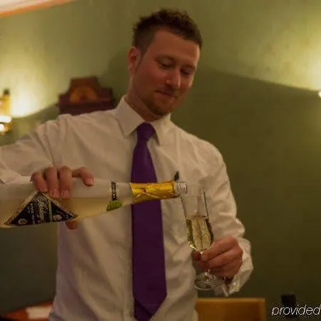 Utne Hotel מלון Utne