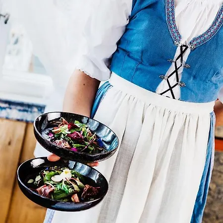 Utne Hotel מלון Utne