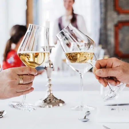 Utne Hotel מלון Utne